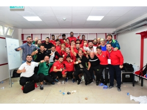 Uşakspor’da Teknik Direktör Tolga Doğantez İstifa Etti