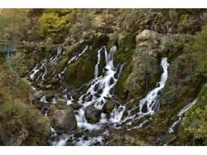 Kırk Gözeli Tomara Şelalesi Sonbahar Mevsiminde Ayrı Bir Güzel