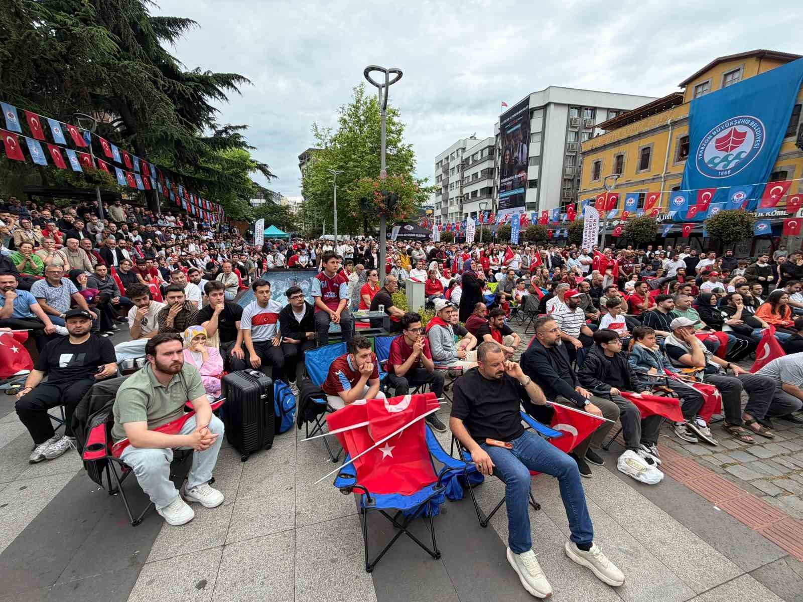 trabzon-da-milli-mac-heyecani-yerine-huzne-birakti