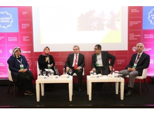 Kartepe Zirvesi’nde ‘Mutlu Yuva, Mutlu Yaşam’ Konuşuldu