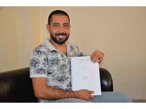 Yöneticiliği Bırakıp Yaşam Öyküsü Kitabı Yazmaya Başladı