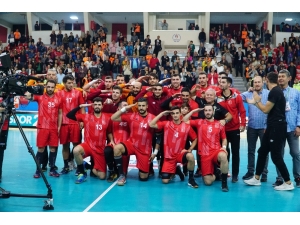 A Milli Erkek Hentbol Takımı’ndan Asker Selamı