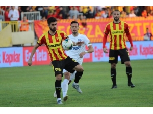 Göztepe 60 Yıllık Şanssızlığını Kıramadı