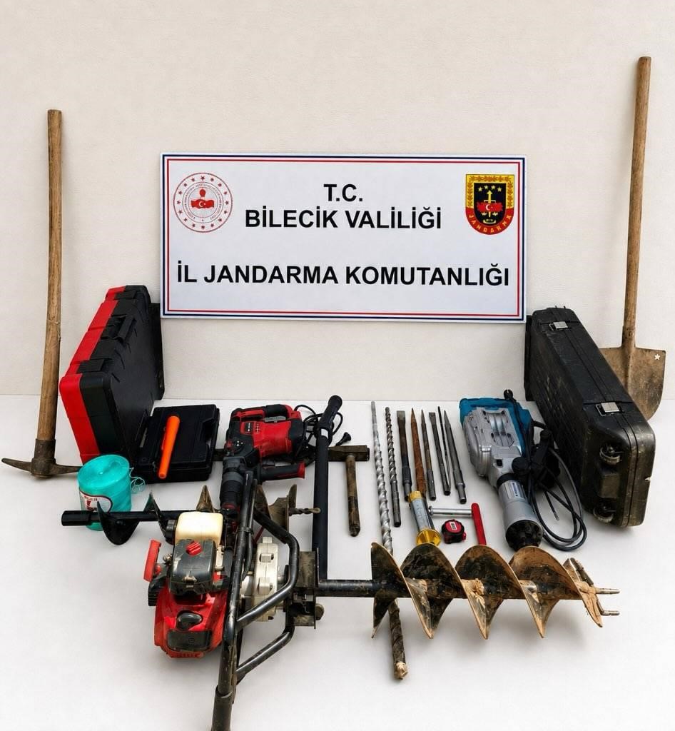 darphane-emeklisi-ve-4-arkadasi-define-ararken-yakalandi
