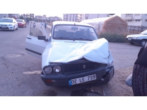 Adıyaman’da İki Otomobil Çarpıştı: 2 Yaralı