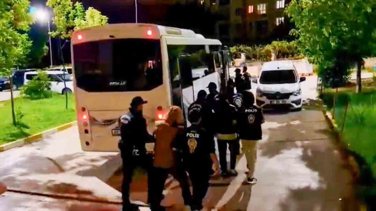 manisa-merkezli-6-ilde-dev-yasa-disi-bahis-operasyonu-28-tutuklama