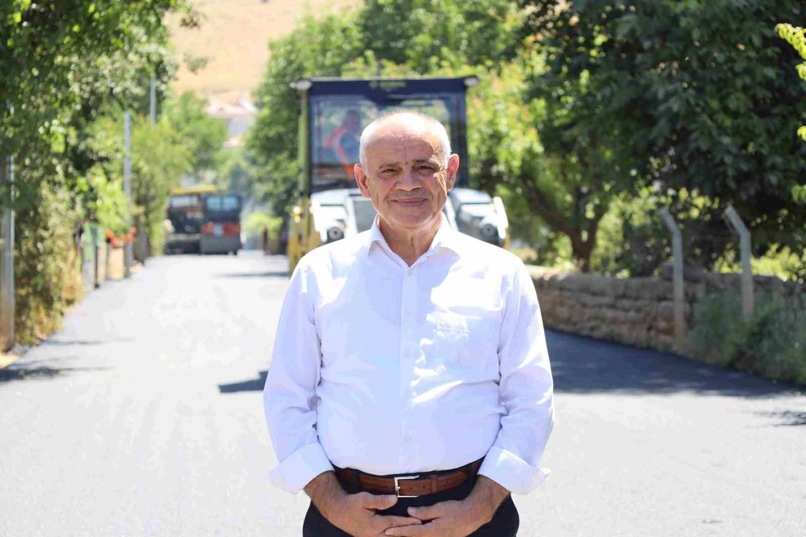 yahyali-ismet-mahallesi-nde-sicak-asfalt-serimi-basladi
