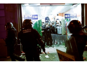 İspanya’da Hafta Sonu 350 Bin Katalan Sokaklara Döküldü