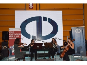 Konservatuvar Öğrencilerinden Fuar Alanında Konser