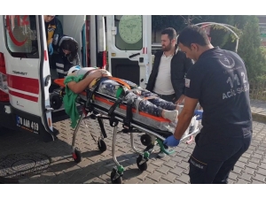 İskelede Dengesini Kaybeden İşçi Düşerek Yaralandı