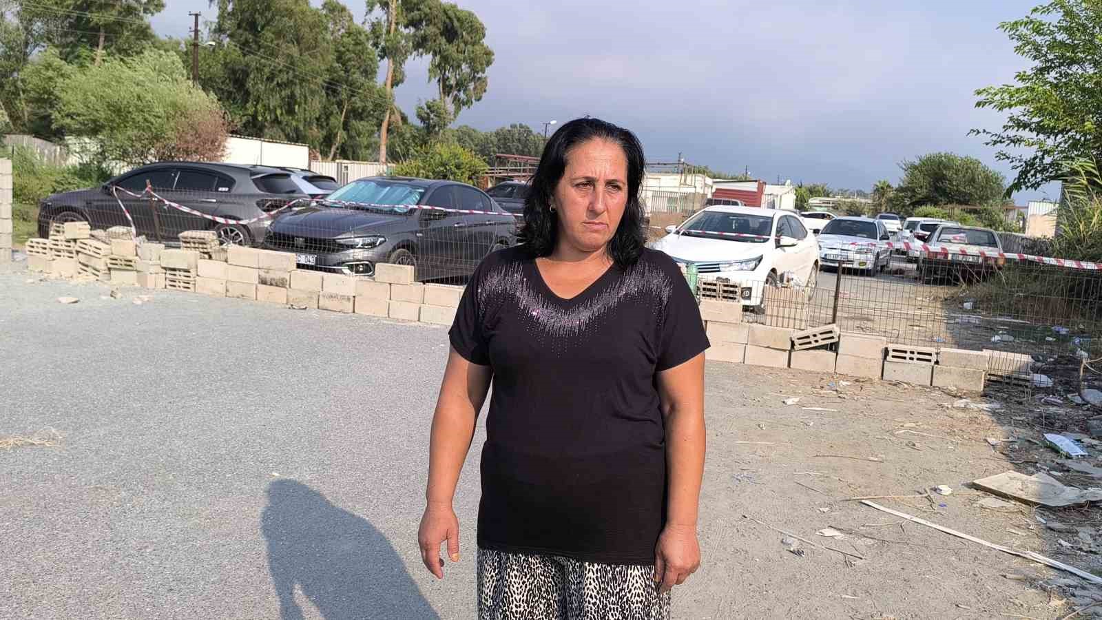 is-yerine-ruhsat-verilmeyince-yolu-kapatti-burada-yol-diye-bir-sey-yok-burasi-bizim-arsamizin-icinde