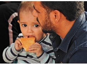 Çeşme’de 73 Düzensiz Göçmen Yakalandı