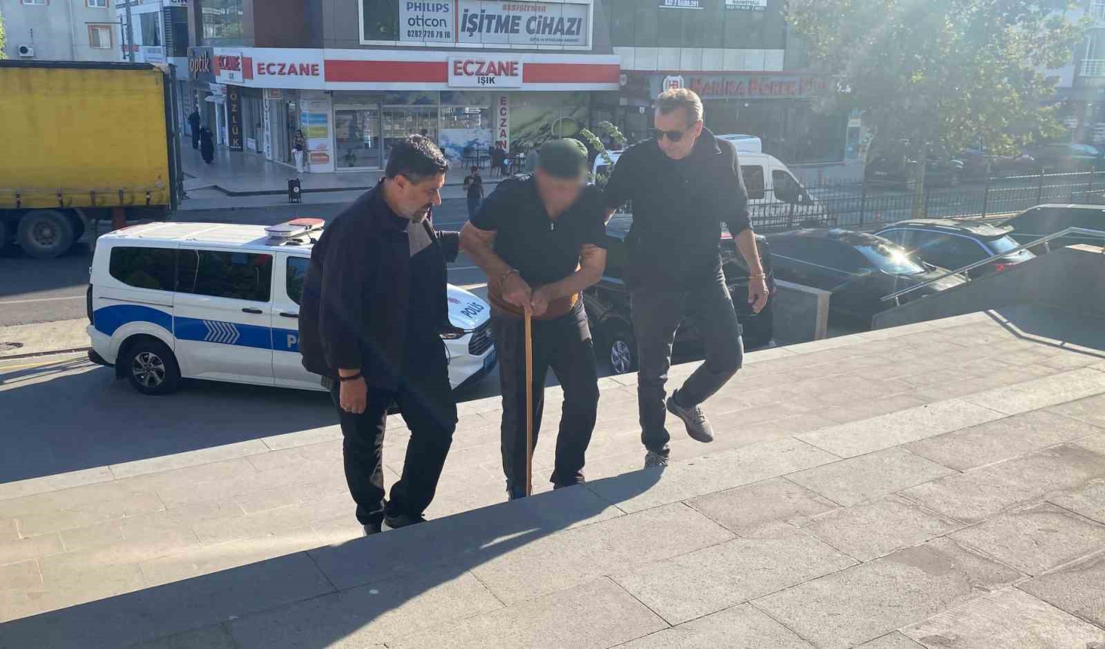esini-olduren-78-yasindaki-unlu-hakim-karsisinda