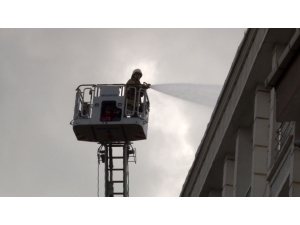 Esenyurt’ta Korkutan Çatı Yangını