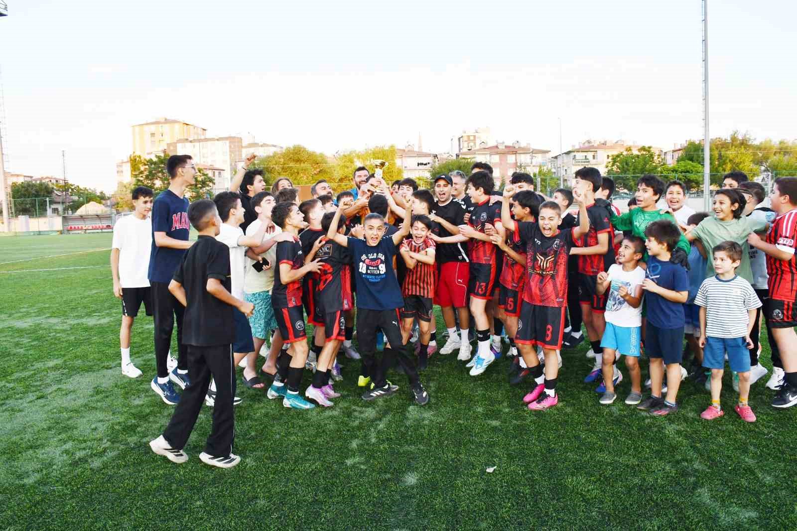 u13-liginde-sampiyon-fatih-yurt-sk-oldu