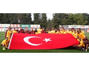 Galatasaray, Rizerpor Maçı Hazırlıklarını Sürdürdü