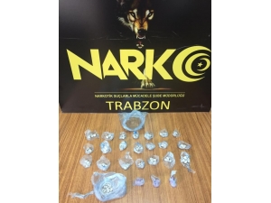 İç Çamaşırına Sakladığı Uyuşturucu İle Yakalandı