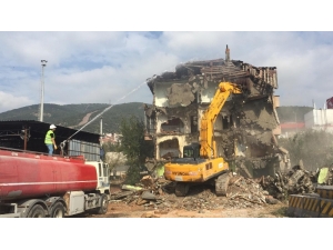 Körfez’de 10 Ayda 26 Riskli Yapı Yıkıldı
