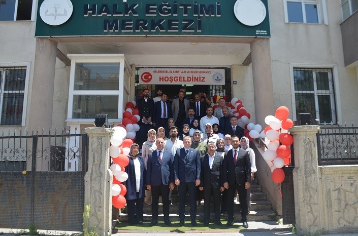bulanik-ta-kursiyerlerin-el-emegi-gorucuye-cikti