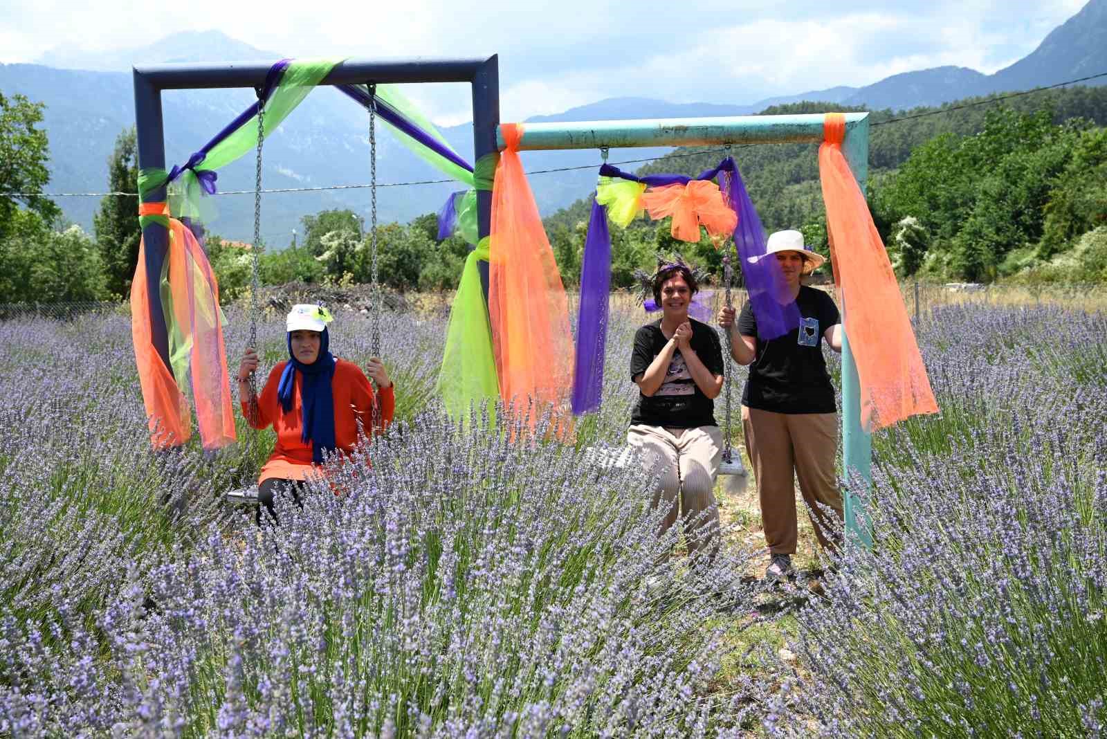 kemer-de-mor-turizm-basliyor