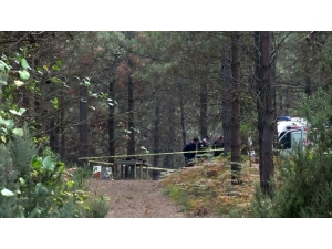 İstanbul Üniversitesi Çapa Tıp Fakültesi Hastanesinden Çalınan Ambulans, Eyüpsultan Göktürk Göleti Civarındaki Ormanlık Alanda Bulundu. Ambulans Çevresinde Birileri Olduğunu Gören Polis Ekipleri Şahısları Durdurmak İçin Hava