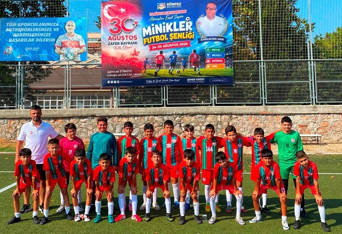 korfez-de-vefat-eden-saha-komiseri-sayari-anisina-minikler-futbol-senligi