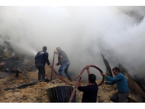 Bayburt’ta Yangın: 7 Ev, 2 Ahır Kullanılamaz Hale Geldi