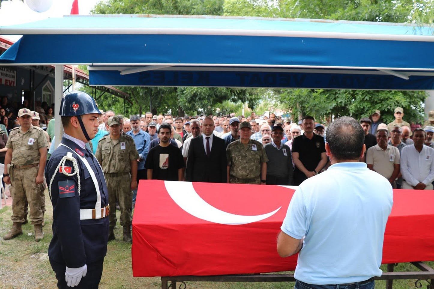van-da-gazi-olan-firat-son-yolculuguna-ugurlandi