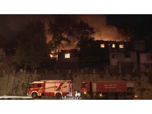 Başkent’te 3 Gecekondu Alev Alev Yandı