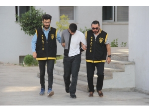 Para İsteyip Kapkaç Yaptılar