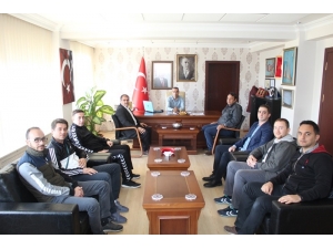 Futsal Turnuvasında Başarılı Olan Öğretmenler Ödüllendirildi