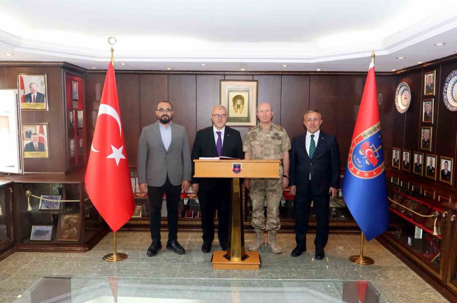 ak-parti-heyeti-bilecik-jandarma-egitim-komutani-ilbey-ile-bir-araya-geldi