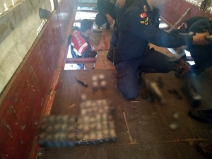 Tır Dorsesi Tabanındaki Zuladan 2 Bin 900 Paket Kaçak Sigara Çıktı