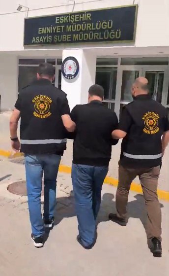 eskisehir-de-24-yil-hapis-cezasi-bulunan-ve-9-yildir-kacan-supheli-yakalandi