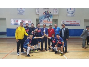 Öğretmenlerin Final Maçı Nefes Kesti