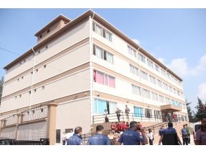 Okulda Pencereden Düşen Öğrenci Yaralandı