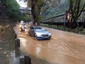 Sarıyer’de Tünel Girişini Su Bastı