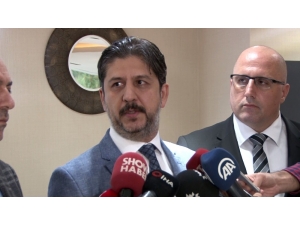 Prof. Dr. Alper Çelik: "Bizim Hastanemizde Hiçbir Hıv Pozitif Hasta Ameliyat Edilmemiştir"