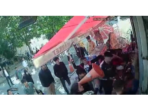 Sultangazi’de Öğrenciler ‘Taciz’ İddiasıyla Markete Saldırdı