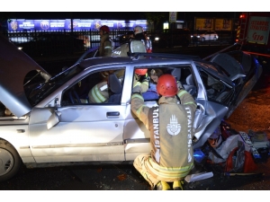 Sarıyer’de Otomobil Kırmızı Işıkta Bekleyen Araca Çarptı: 7 Yaralı