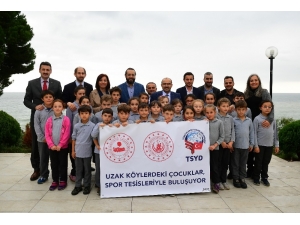 Şehir Merkezine Uzak İlçelerin Çocukları Spor Tesisleriyle Buluştu