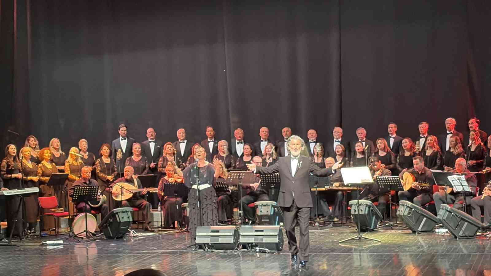 eskisehir-de-turk-sanat-muzigi-konseri-coskusu