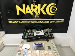 Polisin Elini Attığı Yerden Uyuşturucu Çıktı