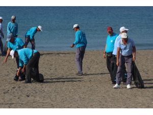 Türkiye’nin En Uzun Kumsalında Sezonun Son Temizliği