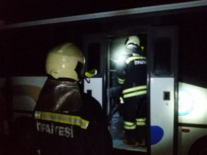 Bingöl’de Park Halindeki Midibüs Yandı