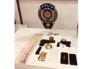 Büyükçekmece’de Bekçilerin Durdurduğu Araçtan Uyuşturucu Çıktı