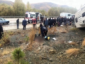 Ankara Bala Yolunda Otobüs Devrildi. Kazada Dikmen Sağlık Ocağına Kontrolleri İçin Götürülen Yaklaşık 20 Kadının Yaralandığı Belirtildi.
