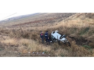 Otomobil Takla Attı: 5 Yaralı