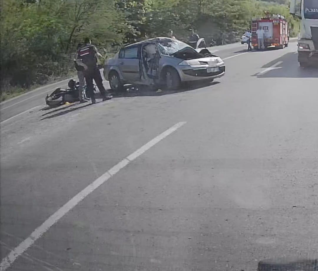 zonguldak-ta-otomobille-carpisan-motosikletin-surucusu-hayatini-kaybetti