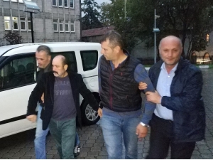 Bıçakla Yaraladıkları Şahsı Hastaneye Götüren Aracı Kurşunladılar